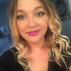 Meet your Posher, Jenn